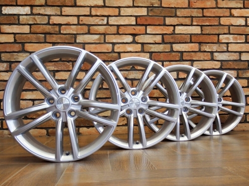 TESLA MODEL S 8x19 ET40 5x120 6007241-00-D